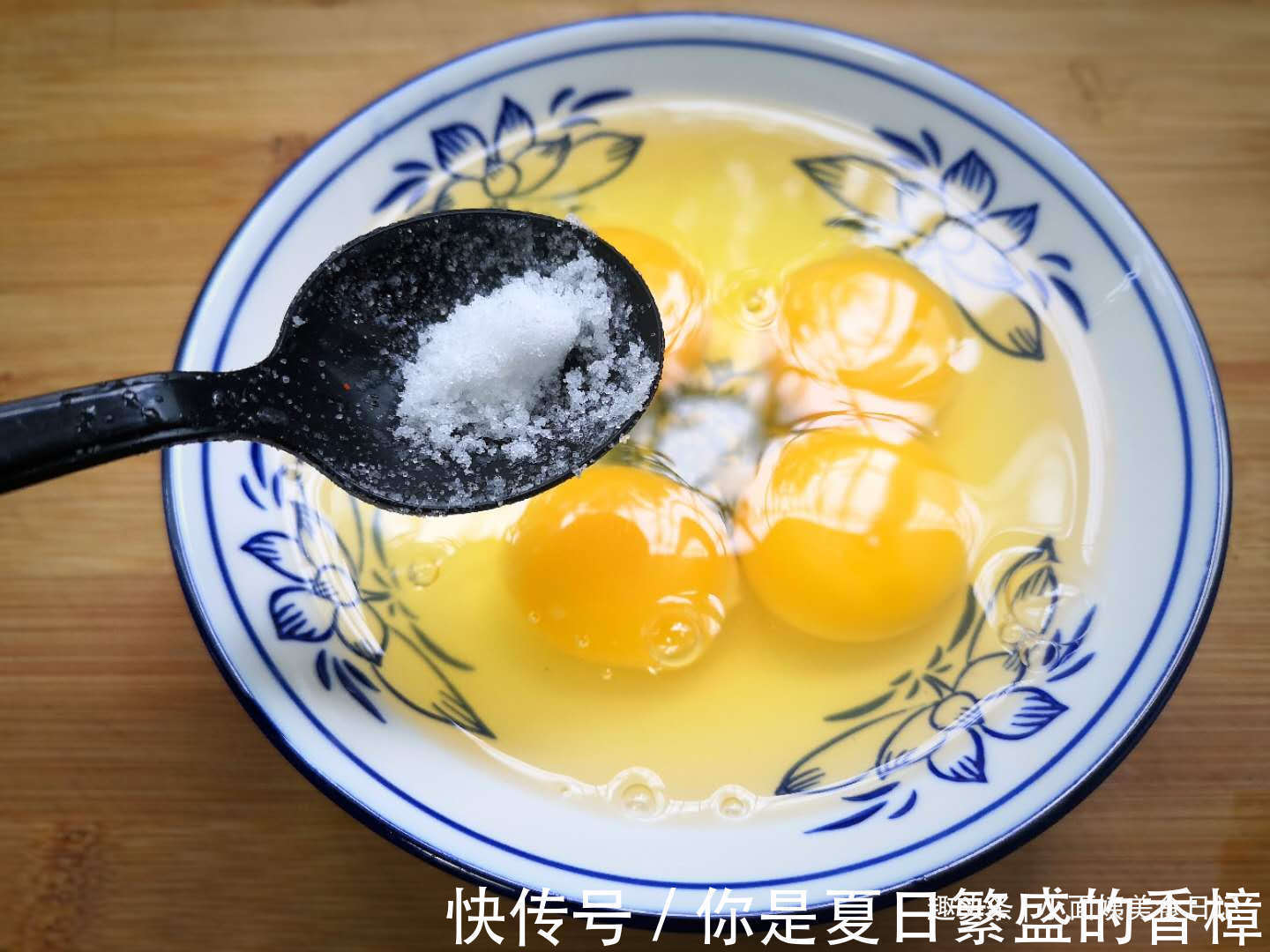 这早餐一上桌，儿子一口气吃一盘还说没吃够，鲜香滑嫩，太好吃了