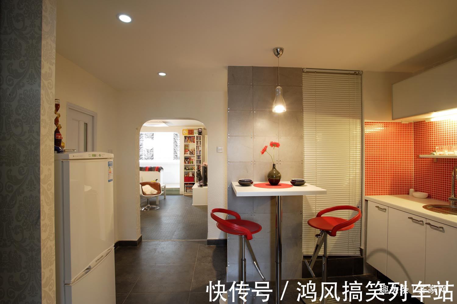 简约风|60平小户型简约风,两台电脑,两把高脚椅,适合情侣的小家!