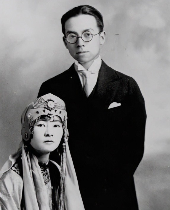 儿子|民国才女林徽因墓碑被砸,她的儿子为何不愿修复?答案其实很简单