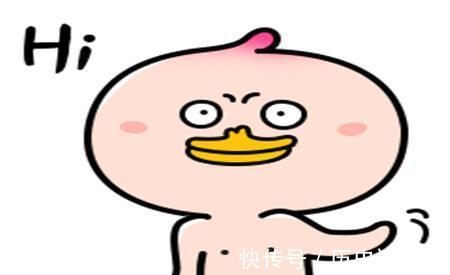 |幽默笑话:丈母娘正在暴打老丈人,小舅子坐在沙发上悠闲地吃瓜子