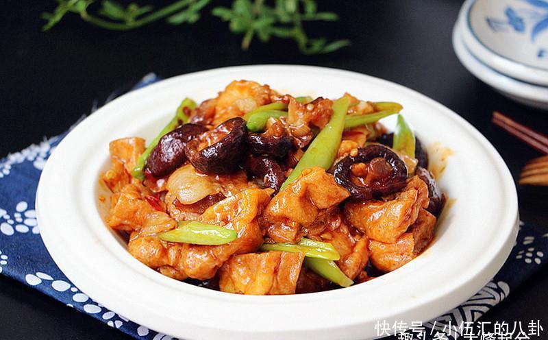 油豆腐的做法比肉还好吃,两碗米饭都不够!保你吃过就会爱上