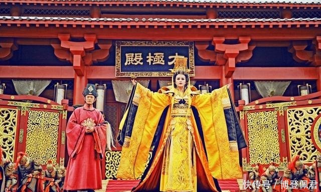 女流|武则天一介女流凭什么两次踏入皇宫，得两任皇帝宠爱，登至尊之位