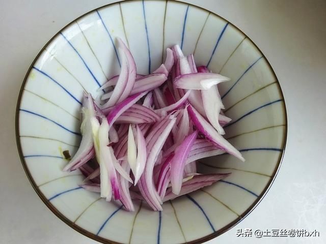 豆角丝|8月，这菜要常吃，营养价值很特别，适合秋补，这么做美味又低卡