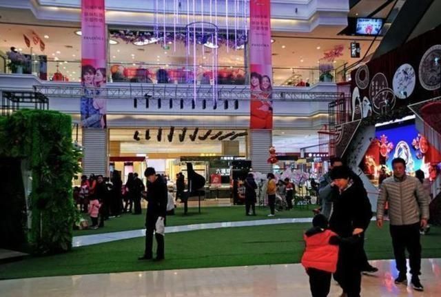 家长|3岁女娃在商场丢,当她说出爸爸名字后,保安笑喷:真的忍不住