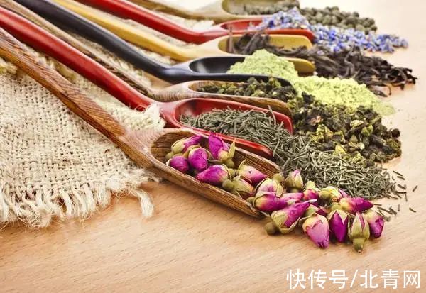 花茶|秋天喝水加“3花”，特养肝、润眼睛、好气色！隔三差五喝，比同龄人年轻好几岁