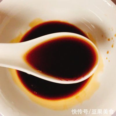 浓郁的酱汁裹满了蟹柳和鸡蛋～绝了