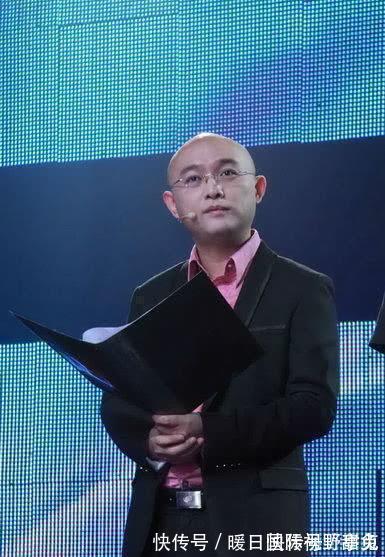 男嘉賓月薪五千遭全場(chǎng)滅燈,臨走時(shí)自曝身份,女嘉賓臉都變色了