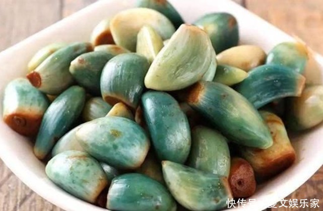 血脂|大蒜和加它這樣吃,養生效果會翻倍,養肝護胃,血脂也悄悄降下來