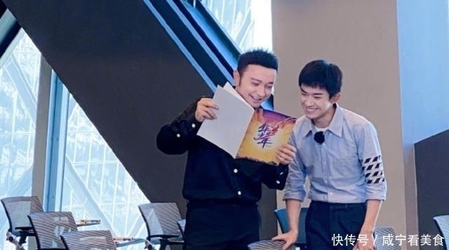 央视办的选秀,易烊千玺领衔,这档节目光看打call嘉宾已经赢了