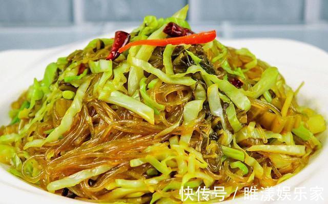 粉条|做包菜炒粉条时，学会这技巧，粉条不粘锅，比大排档做的还好吃