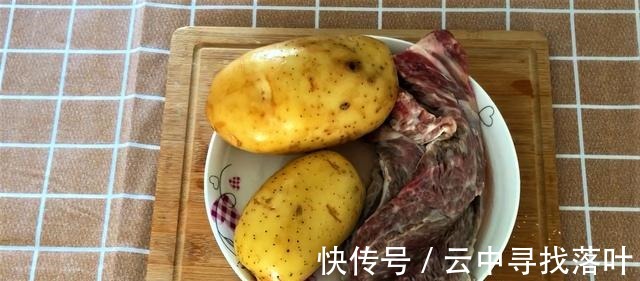 牛腩|土豆炖牛腩！