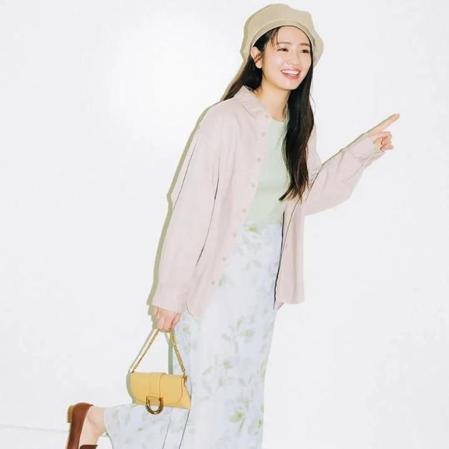 35岁日本姐姐追求质感和高级感，3个早春穿衣妙招，气质有品位！