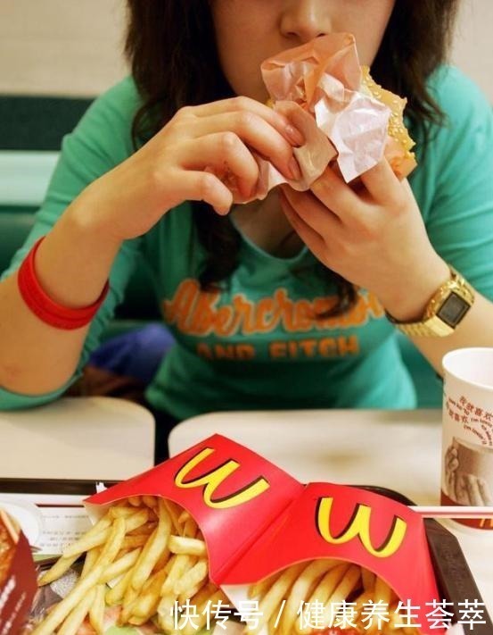 垃圾食品|盘点吃一口就会长肉的6种常见食物，想减肥的人，一点也不能碰！