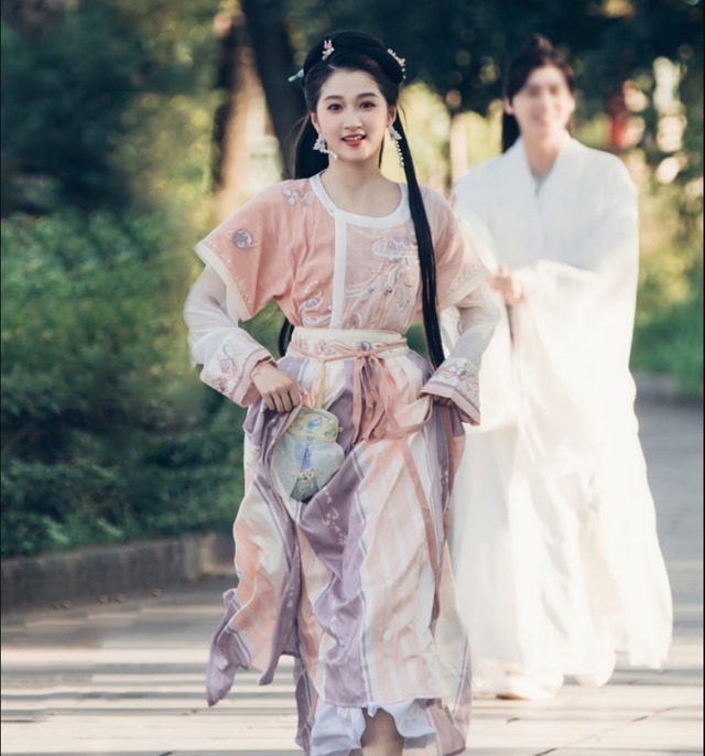 趙又廷|《贏家》3個細節(jié)被夸，還發(fā)現(xiàn)趙又廷、李易峰、關曉彤的另外一面