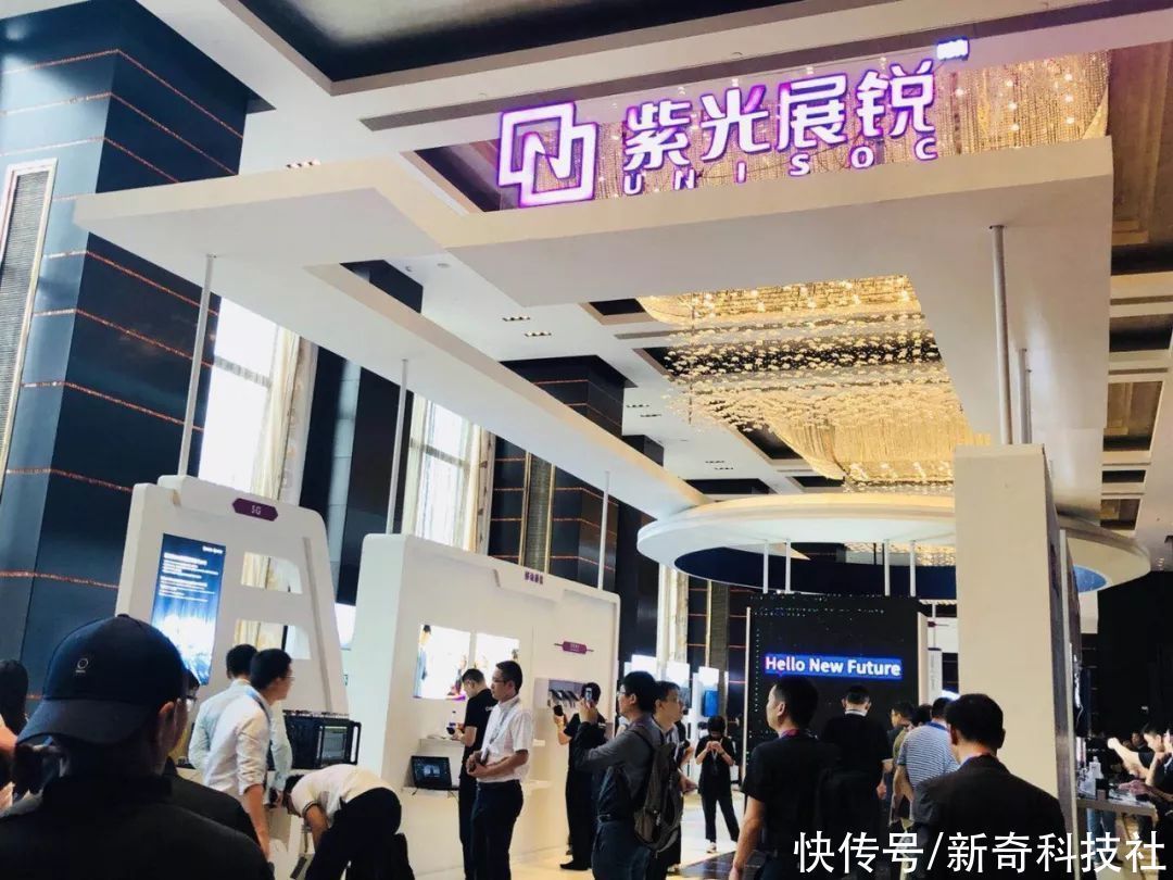 酸菜|大小碗吃美食PK,炸鸡VS可乐,谁玩游戏三连输,酸菜鱼只能吃酸菜