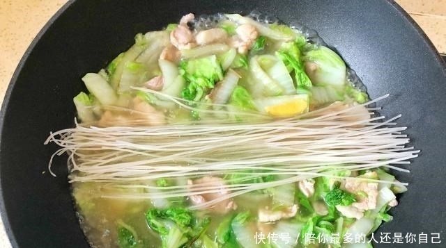 孩子|霍启刚晒孩子吃饭照片火了!网友赞叹:这才是真正的豪门“富养”!