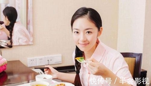 妻子|产妇生完孩子一小时,突然大哭大闹吓坏邻床,丈夫在旁偷偷抹泪