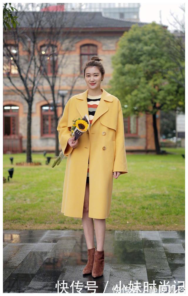 黑色系 穿大衣别再配高跟鞋了, 今年流行配靴子穿, 时尚优雅, 很有女人味