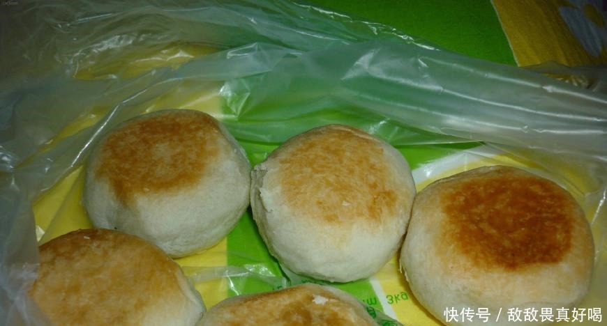 糕点别再出去买了,教你在家做绿豆饼,孩子抢着吃!