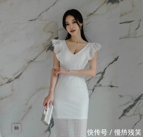 天生丽质孙允珠:斑点薄纱扇叶羽翼双层无袖裙