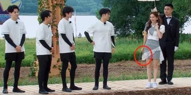 蔡徐坤|跑男团的手机壳杨颖的害怕,郭麒麟的搞怪,看到蔡徐坤买不起