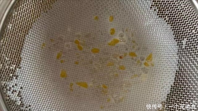 超级简单的小甜品—蛋挞制作方法来了,原材料常见,方法简单