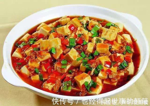 做红烧豆腐时,50年大厨教你一秘诀,豆腐不碎还入味