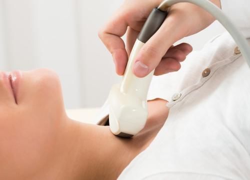 甲状腺疾病|43岁大姐查出甲状腺结节，提醒家人：这“3物”白送也不能吃