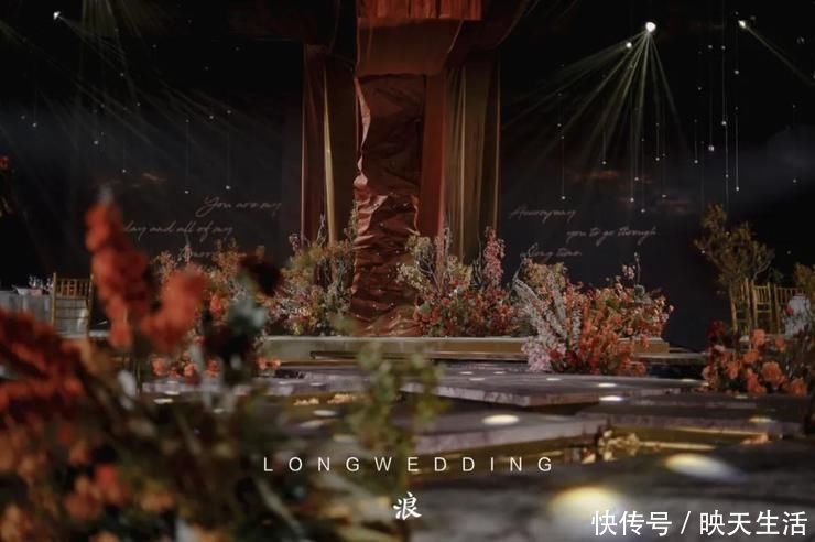 婚礼|用丝绒材质营造出立体感和空间感的梦境婚礼，有让你沉迷其中吗？