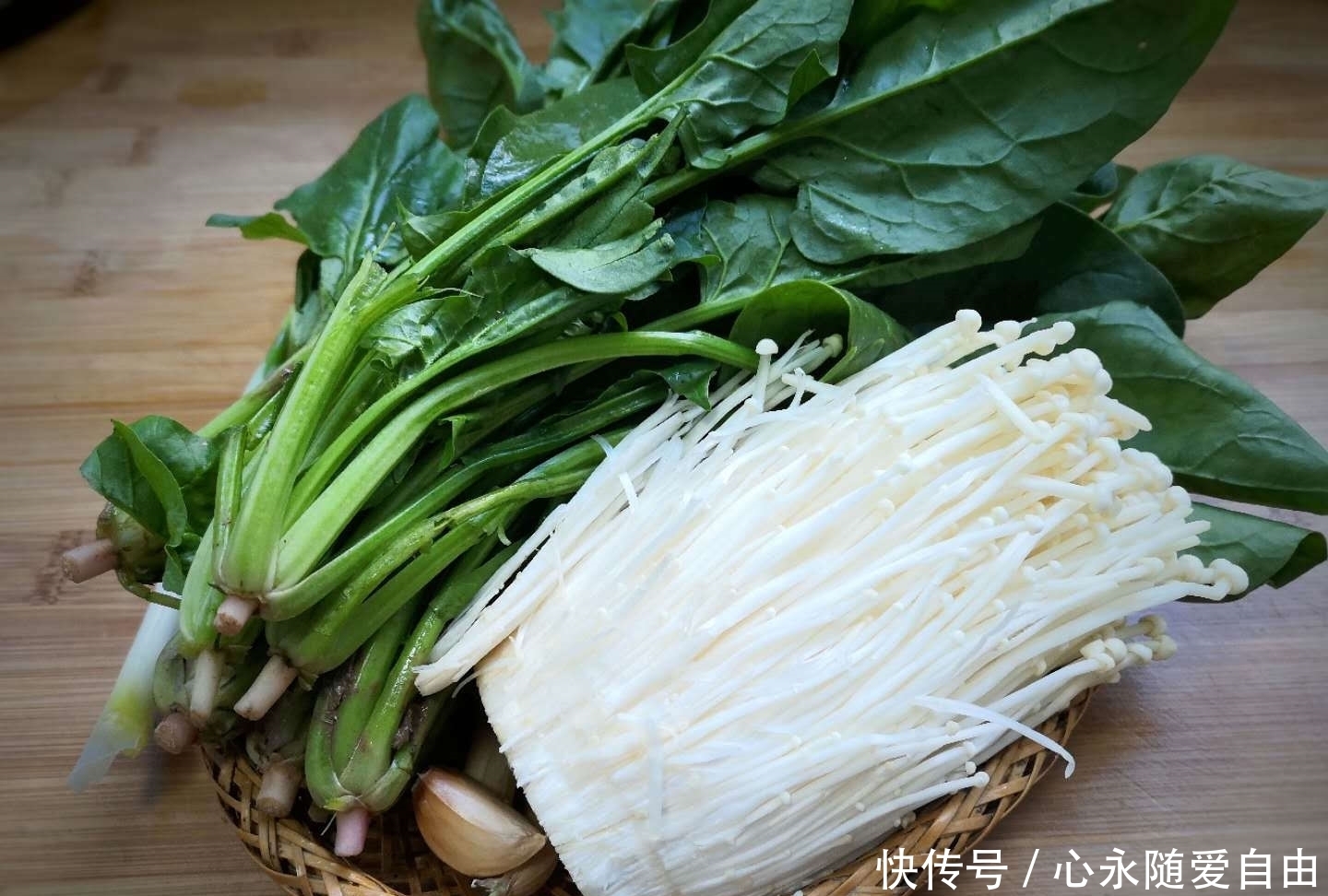  营养|菠菜和“它”天生一对，秋天给孩子吃，营养全还补钙，不懂吃可惜