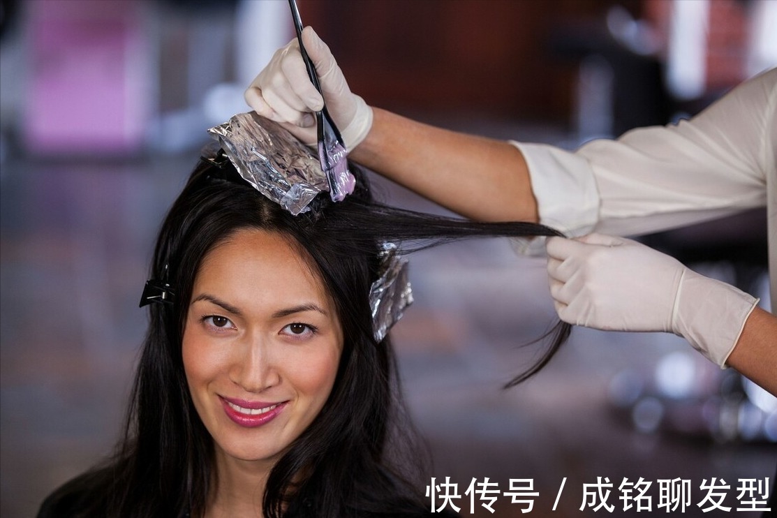 头发|染发不满意最好别洗掉,发质干枯又显焦黄,三种补救重获漂亮发色