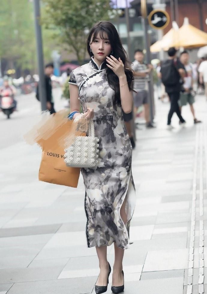 旗袍，属于东方女孩的罗曼蒂克