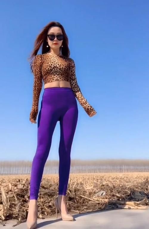 小蛮腰|高跟鞋的搭配，时尚小姐姐，豹纹时尚气质十足！