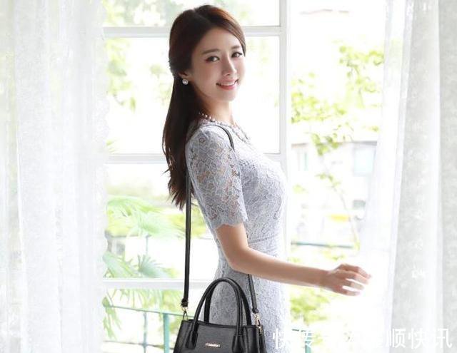 挎包|双肩包不流行了,看小姐姐的斜挎包,不仅时尚还减龄