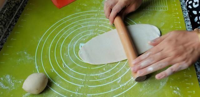 香肉|教你在家做肉夹馍，馍香肉更香，再也不用出去买，好吃干净量还足