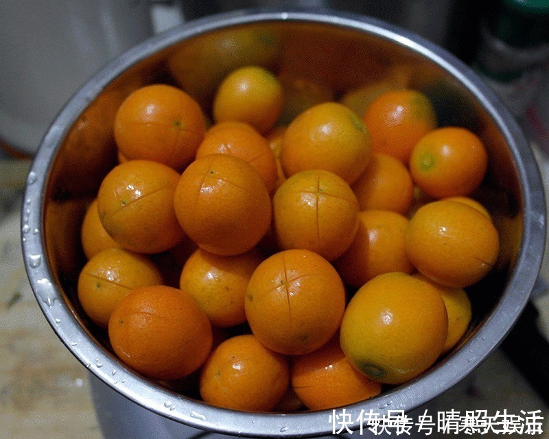 金桔|别一咳嗽就吃药,试试吃此果子,用冰糖熬一锅,全家人都能吃