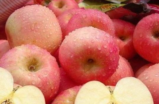 鲜苹果|什么时间段吃苹果最好?饭前吃还是饭后吃?有人说是睡觉前!