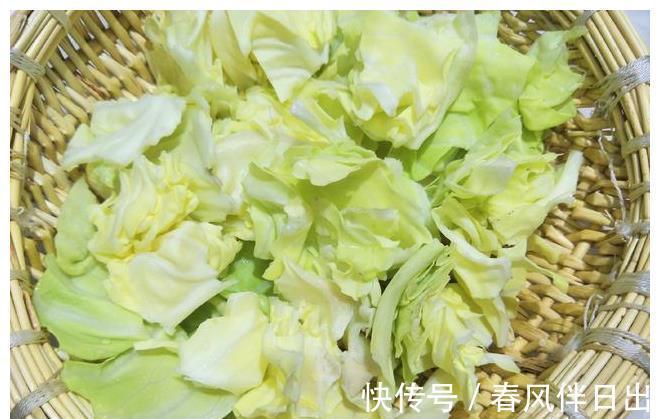 搭配|立秋后,2样蔬菜一起炒,香辣下饭,搭配馒头米饭真香