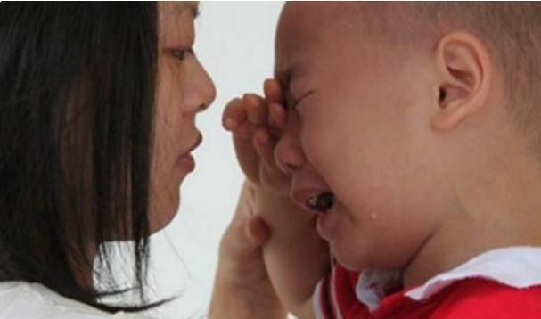 逆反心理|低层次的父母，会“掏心掏肺”跟孩子讲道理，聪明家长从不这样干