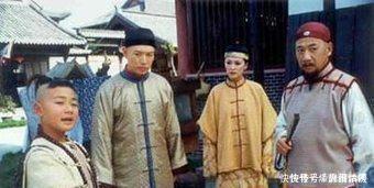 乾隆出游出了一上联,一路过小乞丐完美对出,乾隆直接钦点为状元!