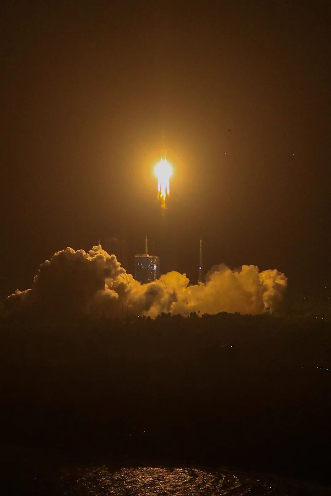 长征七号 祝贺！天舟二号发射成功！