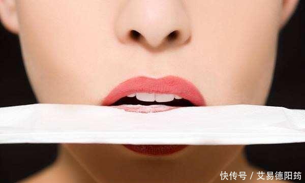 涂口红前需要先涂润唇膏吗?多数人都搞错了,难怪唇色悄悄变深了