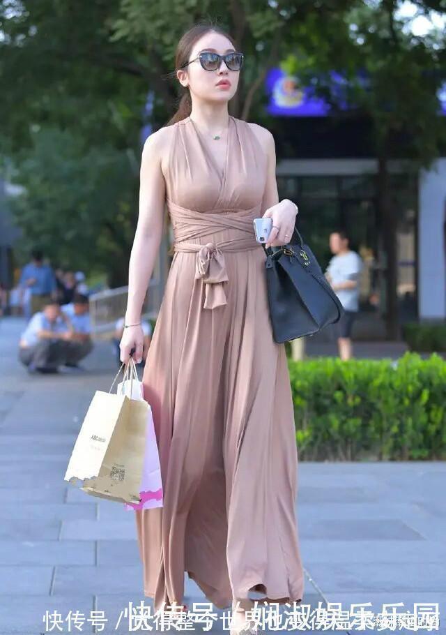 包臀裙 “婴儿肥”的包臀裙美女,有设计感的才时髦好看,搭配容易