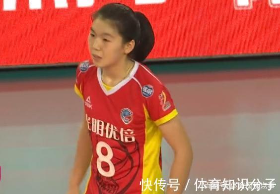 半决赛|3-0，天津女排13连胜晋级半决赛，李盈莹乐开花，上海队赢得尊重
