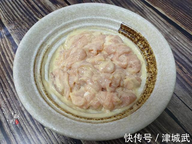 小苏打和食用碱有啥不一样?很多人不懂怎么用,看完后别再用错了