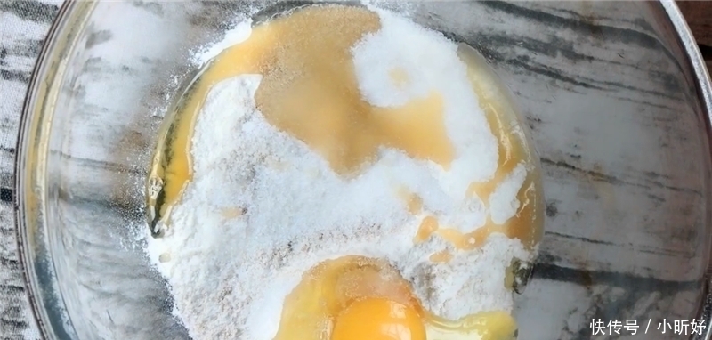 母鸡蛋|电饭锅做早餐面包的配方,比蒸馒头还香甜,学会可以做给家人吃