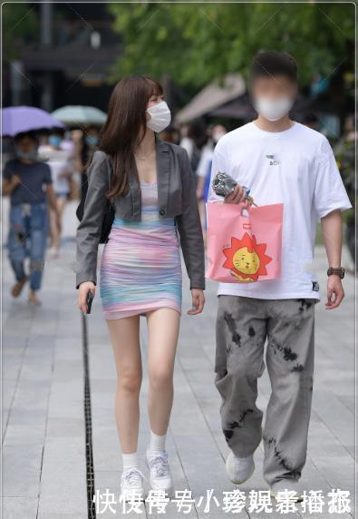 可爱|五颜六色连衣裙外搭灰色西装,迷你服的设计,温柔可爱
