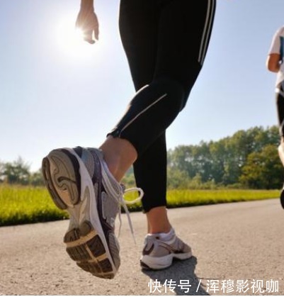 湿气重的人，如能做好5点，“逼出”体内湿气，无湿一身轻