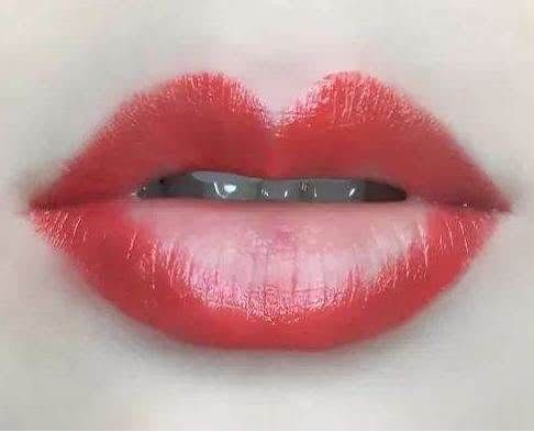 每天都涂口红和从来不涂的女生,10年后有什么区别前后差距大