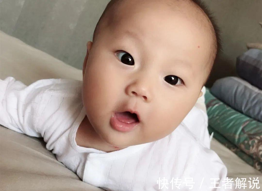 父母|娃快2岁还不会说话，奶奶却责怪父母没给孩子剪舌根，无知者无畏